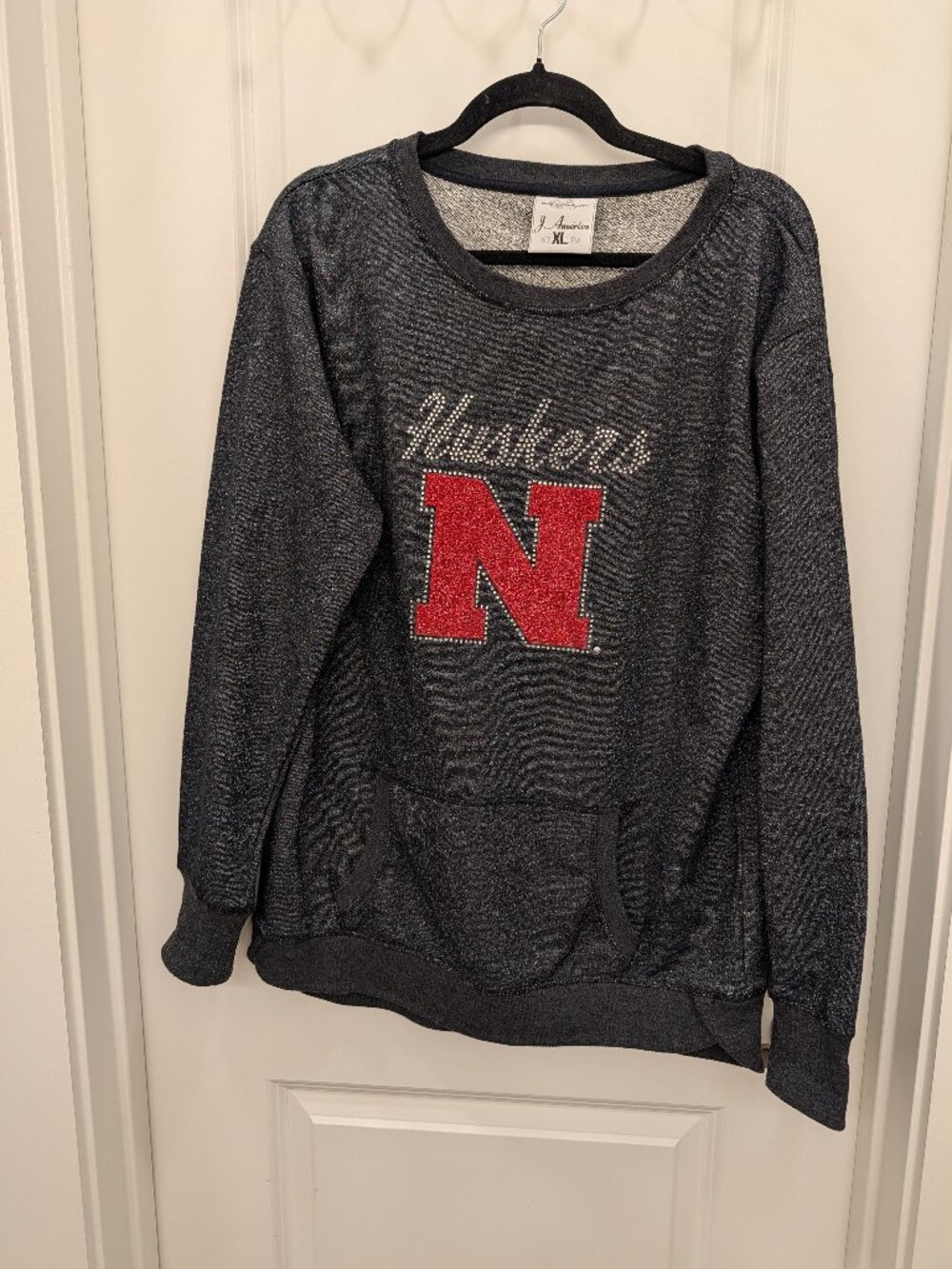 J. America Nebraska Cornhuskers Rhinestone Bling Sweatshirt XL Gray Red Pocket